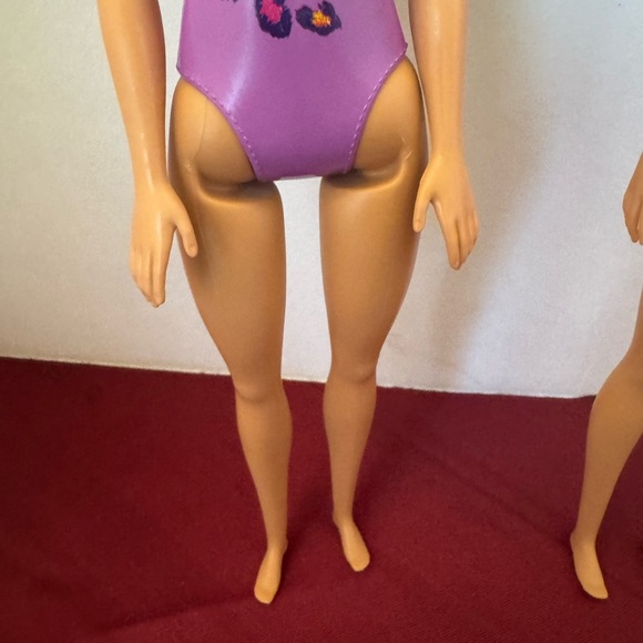 Lot of 2 Barbie dolls w Painted On Swimsuits  - Swimming Pool, Beach, Bath Toys - Picture 7 of 10